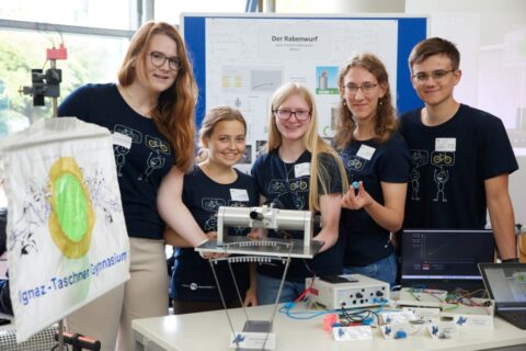 Präsentation des "Rabenwurfs" / Fotograf: Erich Malter; Bildrechte: Förderkreis Ingenieurstudium e.V.