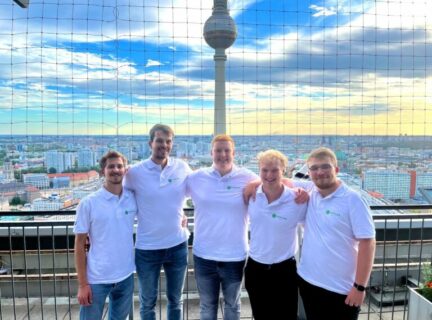 Zum Artikel "Die Lösung für Papierfabrikabfall – Team des CBI auf Finale des ChemPLANT Wettbewerbs in Berlin"
