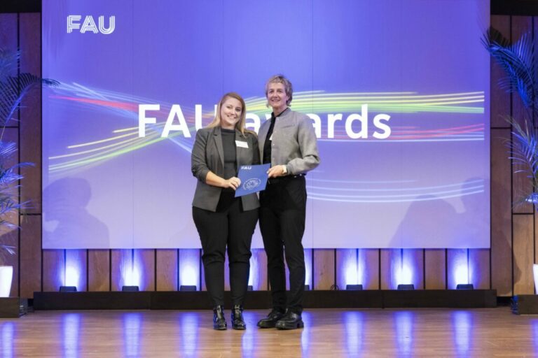 Prof. Dr. Katharina Herkendell mit Lehrpreis für Nachwuchswissenschaftler/-innen der FAU ausgezeichnet