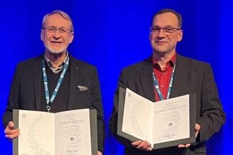 Martin Hartmann (r.), und Ulrich Müller erhalten den Klaus-Unger-Preis