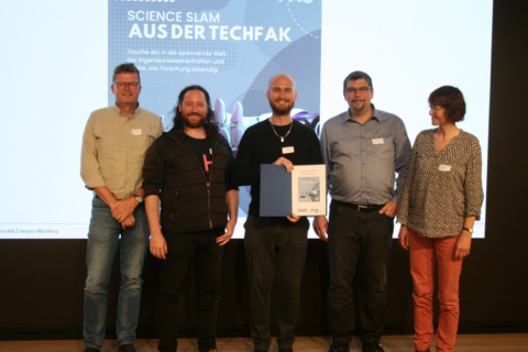 Symbolbild zum Artikel. Der Link öffnet das Bild in einer großen Anzeige.